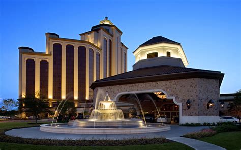 Oklahoma's best casino with better payouts. Over 900 slots, blackjack/poker, buffet, steakhouse, and grill. Located at I-44 and Texas / Oklahoma line.